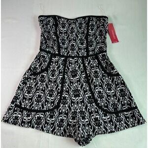 Xhilaration Black White Strapless Romper XS Geometric Print‎ Pockets